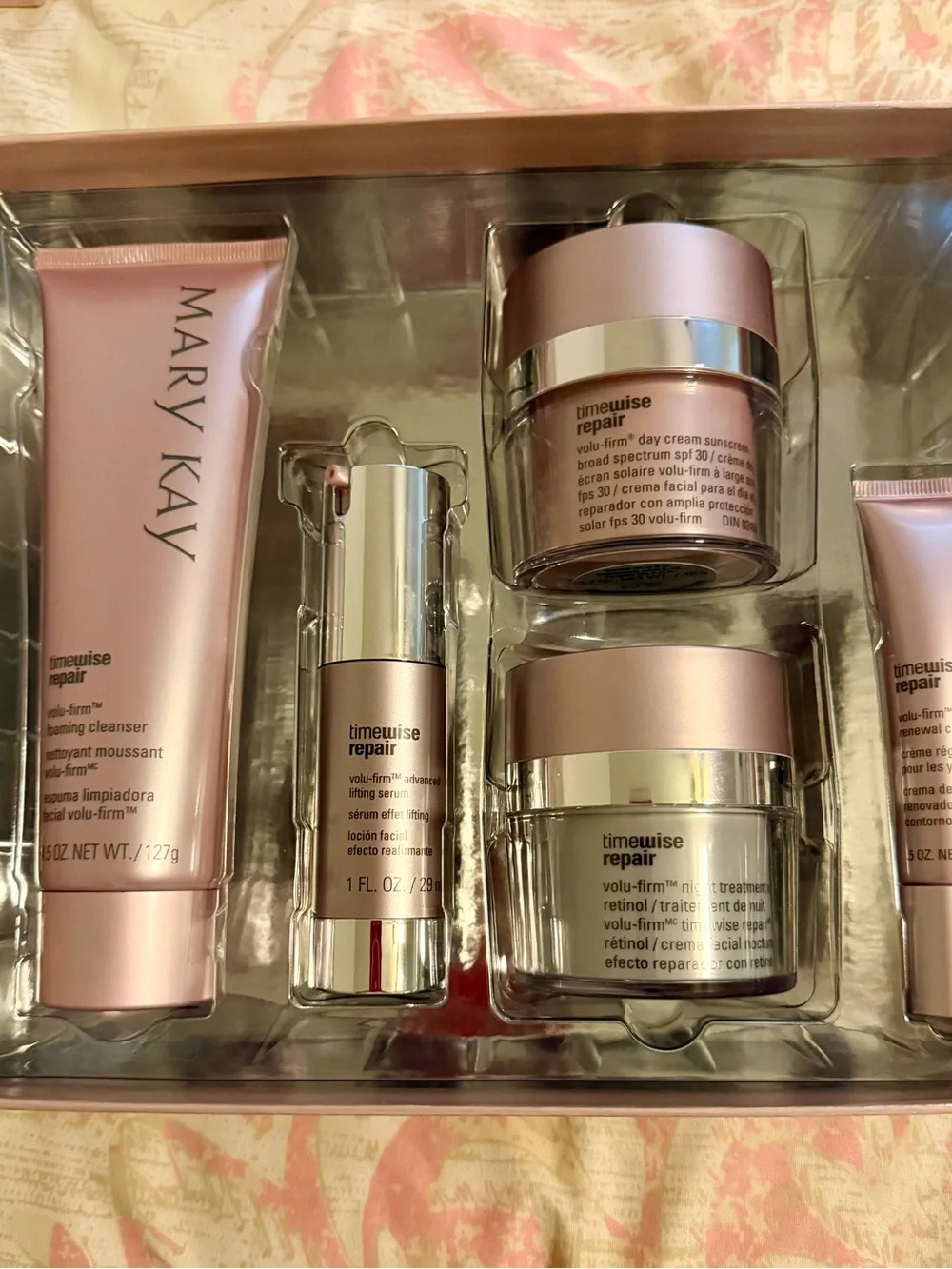 Brand New Mary Kay Timewise Repair Skincare Set - Pale Pink